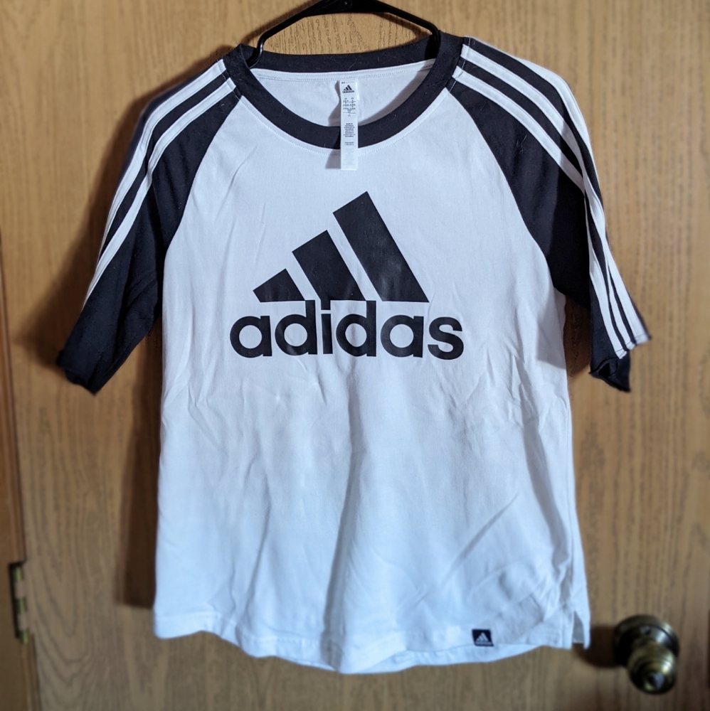 Adidas 1/2 Sleeve Size Small